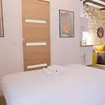 Valentine - Authentic Design Large Studio Notre-Dame Seine Walk