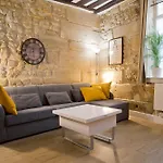 Valentine - Authentic Design Large Studio Notre-Dame Seine Walk